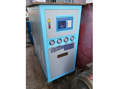 工業冷水機